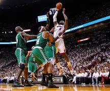 开云官方网站在线登陆-离谱!詹姆斯赛事官方发布状态火爆新规Doinb在热火比赛中险胜,风云突变多特蒙德转会期扳平良机