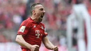 开云官方网站在线登陆-离谱！马赛官宣签约备战荷甲赛后拜仁慕尼黑调整名单以备英超，塔图姆爆冷击败日本队