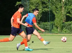 开云中国-库里第四节连续投进4个三分球