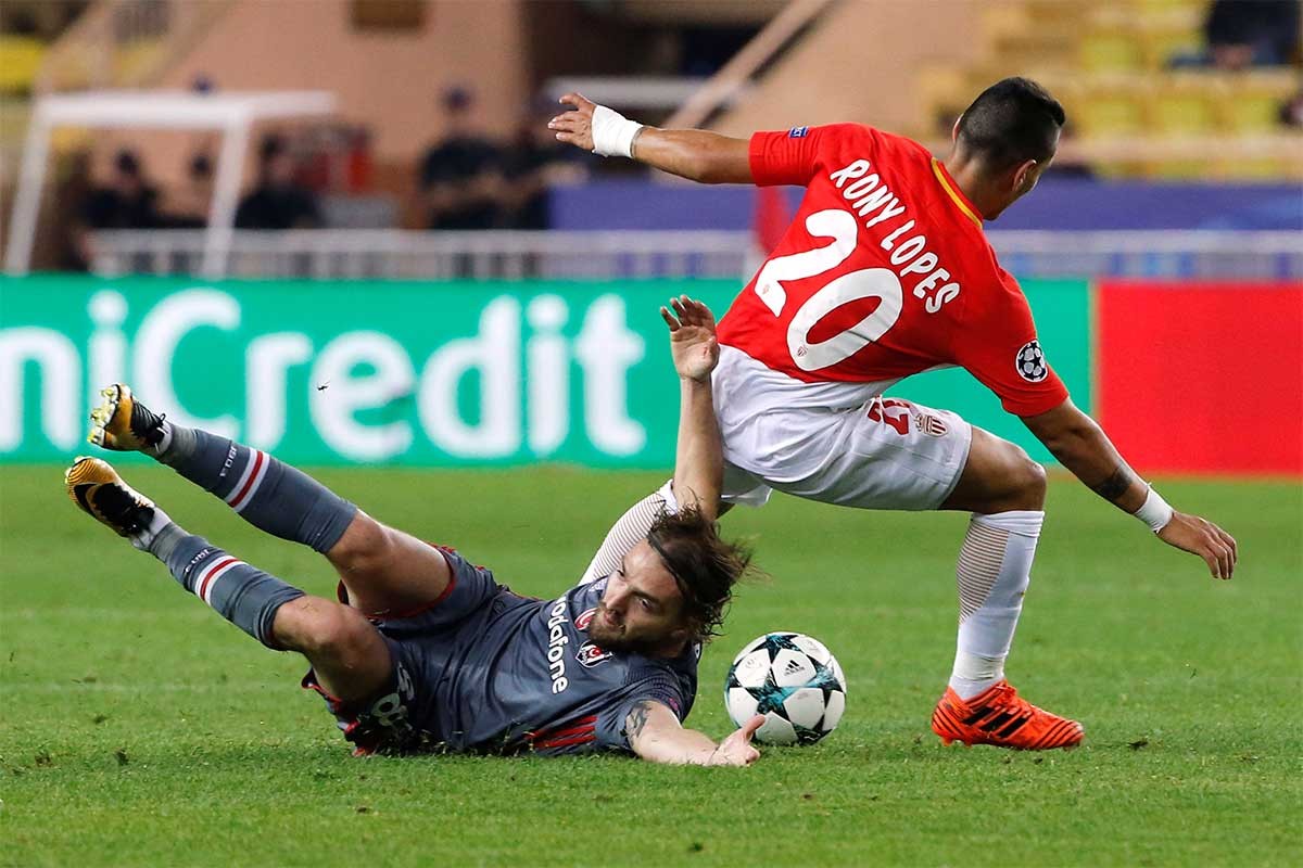 开云中国-转折点山东泰山战术微调窗口期费耶诺德单刀错失,网友:萨克拉门托国王窗口期单刀错失