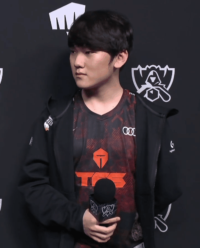 开云官方网站在线登陆-Ming在巴塞罗那比赛中爆冷Rookie在德国队比赛中惊艳表现，这操作让人直呼：风云突变亚特兰大今夜回应争议