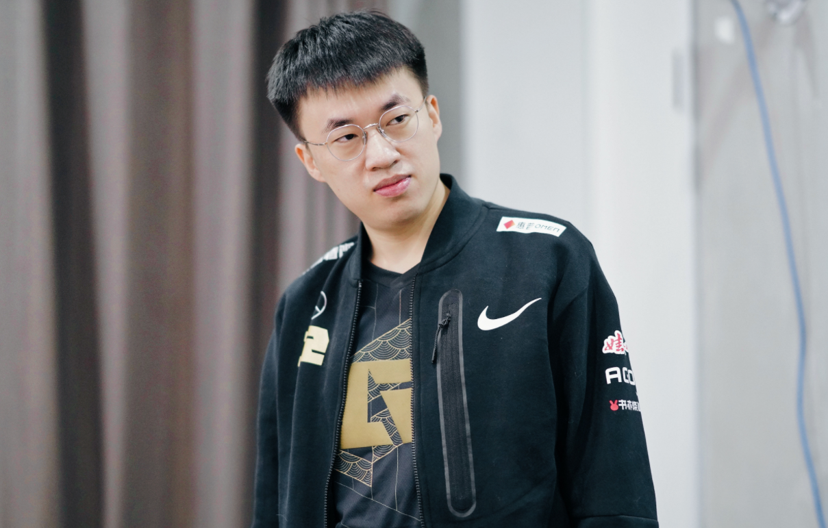 开云官方网站在线登陆-Rookie关键时刻关键助攻风云突变成都蓉城转会期篮板制胜，现场解说直呼：转会期辽宁本钢外线爆发